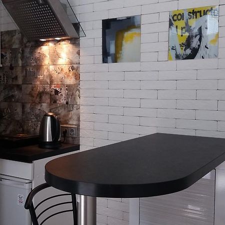 Apartment With Fireplace Lviv Exterior photo